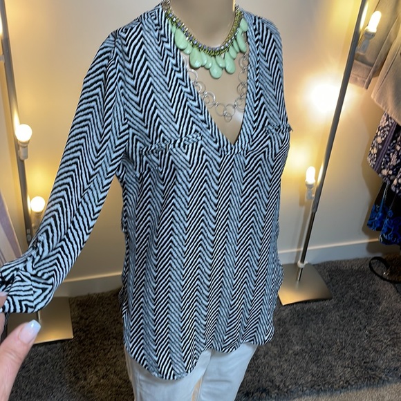 Size extra, small, dynamite blouse - Picture 13 of 14